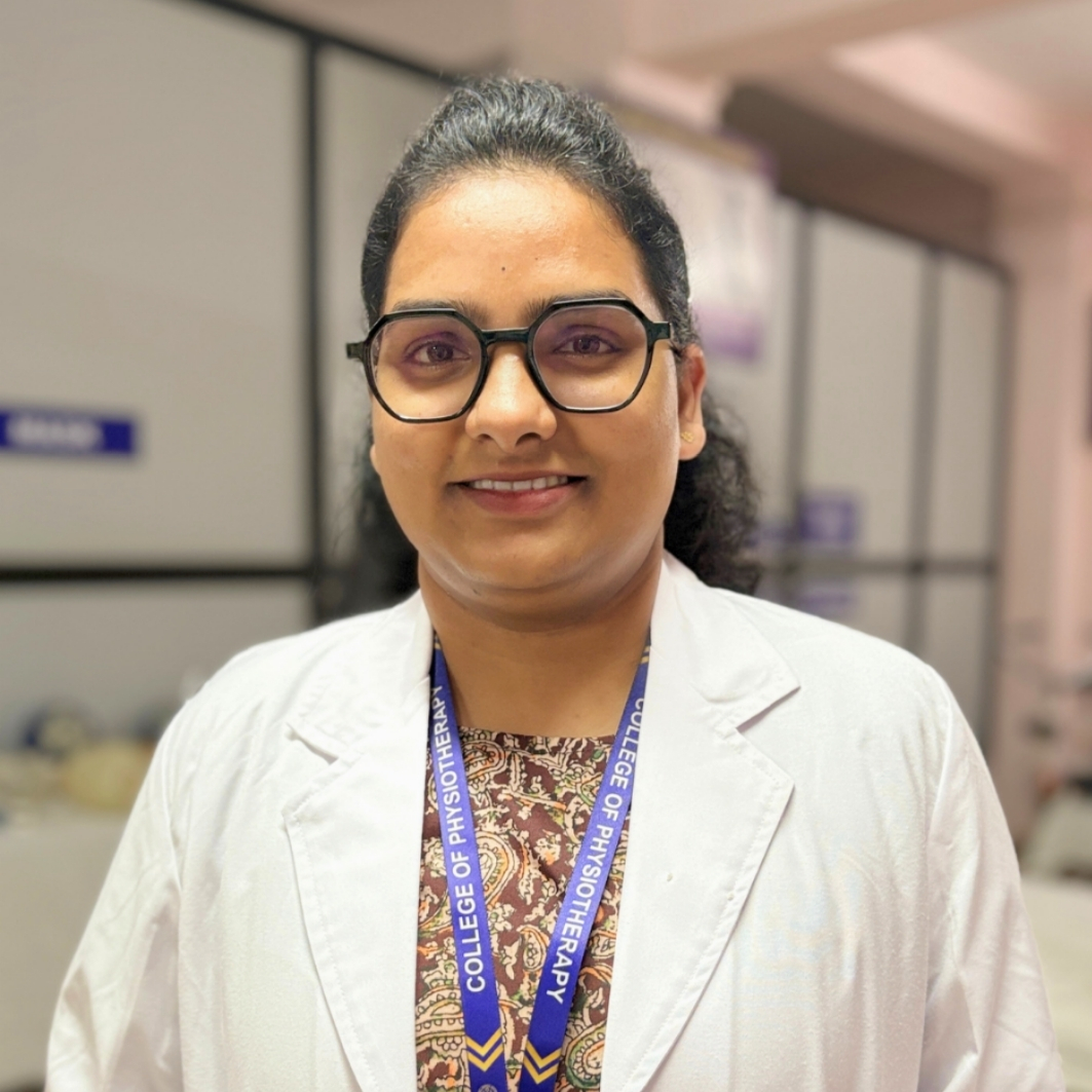 Dr Vrushali B
